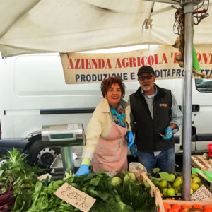 Luisa e Antonio di Azienda Agricola toscana Il Fontanaccio, al mercato