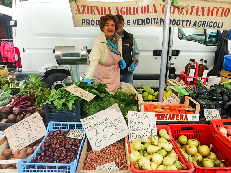 Luisa di Azienda Agricola toscana Il Fontanaccio, al mercato